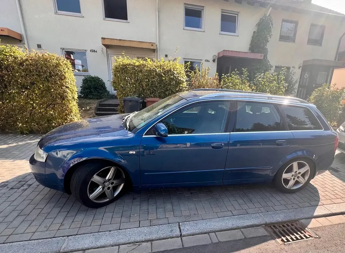 Gebraucht Audi A4 96 PS (70 kW) 2003 Blau Kombi