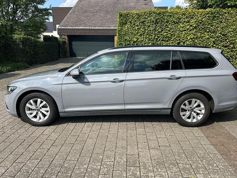 Gebraucht VW Passat Conceptline 122 PS (89 kW) 2022 Grau Kombi