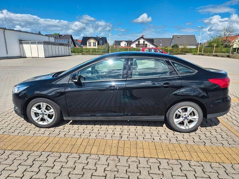 Second-hand Ford Focus 125 CP (91 kW) 2017 Negru Berlinǎ
