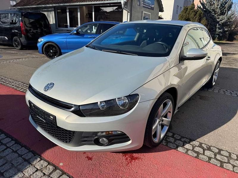 Gebraucht VW Scirocco 122 PS (89 kW) 2011 Silver leaf white gold Coupé