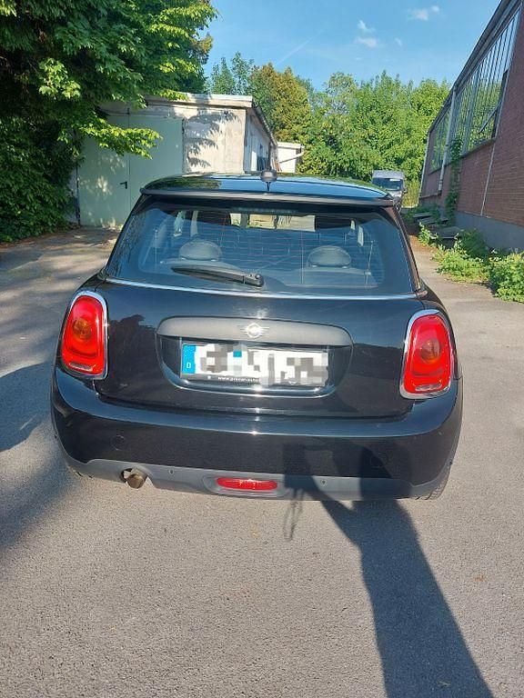 Gebraucht Mini Cooper 136 PS (100 kW) 2019 Schwarz Kleinwagen