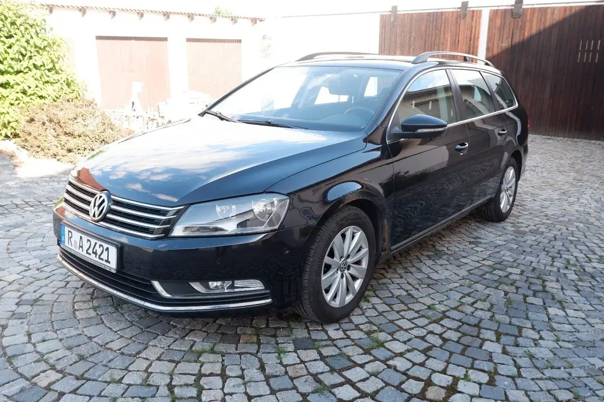 Gebraucht VW Passat 140 PS (102 kW) 2011 Schwarz Kombi