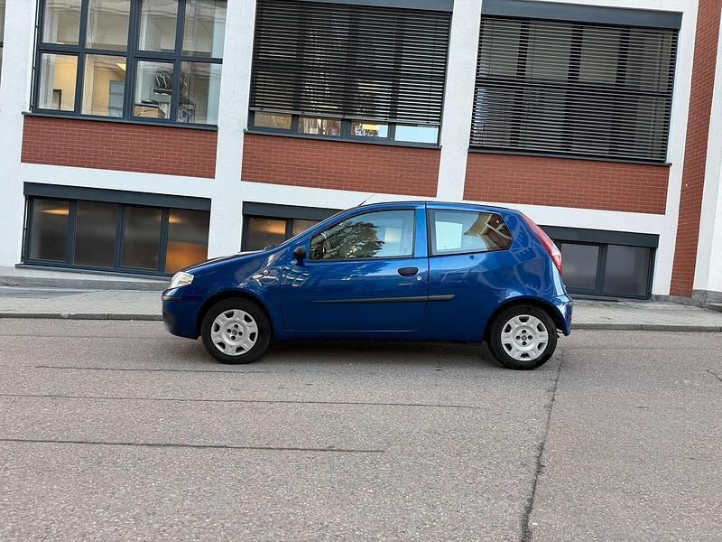 Gebraucht Fiat Punto 60 PS (44 kW) 2005 Blau Kleinwagen