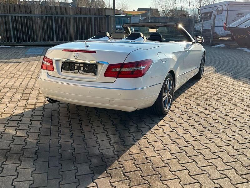 Gebraucht Mercedes E200 Elegance 184 PS (135 kW) 2013 Weiß Cabrio
