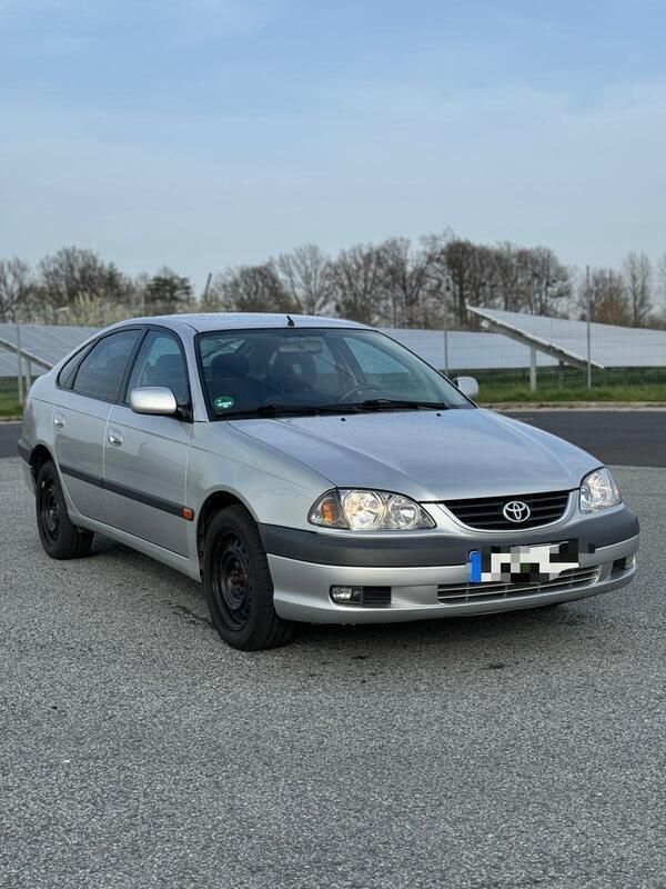 Silber Gebraucht 2002 Toyota Avensis T2 Kleinwagen | 2.400 € (Superpreis) - Bild 1/4