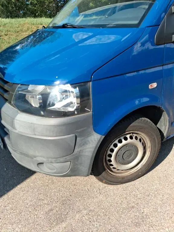 Gebraucht VW T5 102 PS (75 kW) 2011 Blau Van