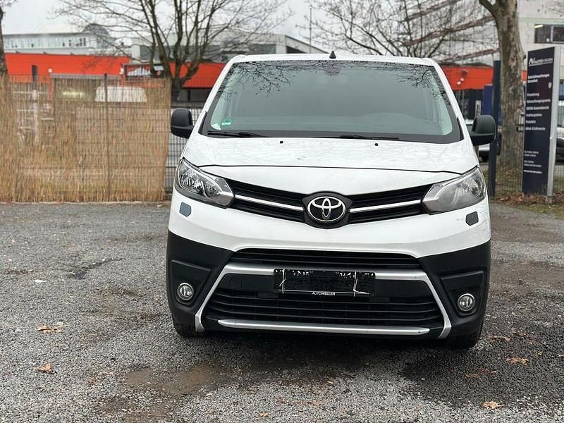 Gebraucht Toyota Proace 122 PS (89 kW) 2021 Weiß Van / Kleinbus