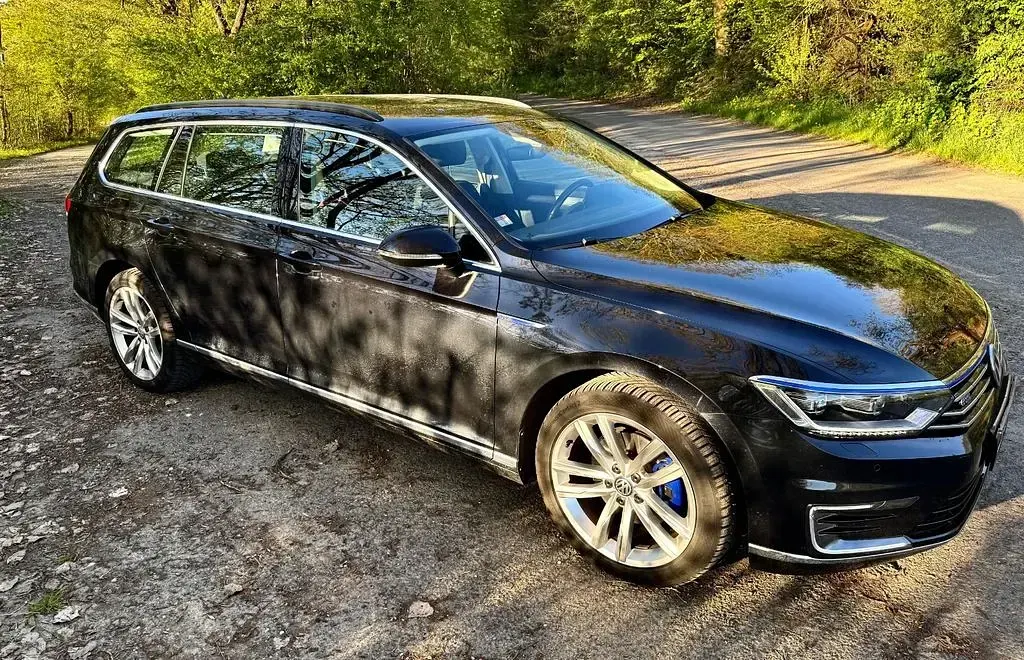 Second-hand VW Passat GTE 218 CP (160 kW) 2017 Negru Break
