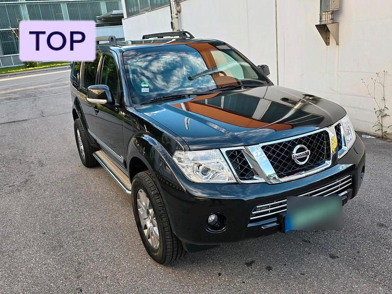 Schwarz Gebraucht 2015 Nissan Pathfinder SUV | 17.000 € (Teuer) - Bild 1/4