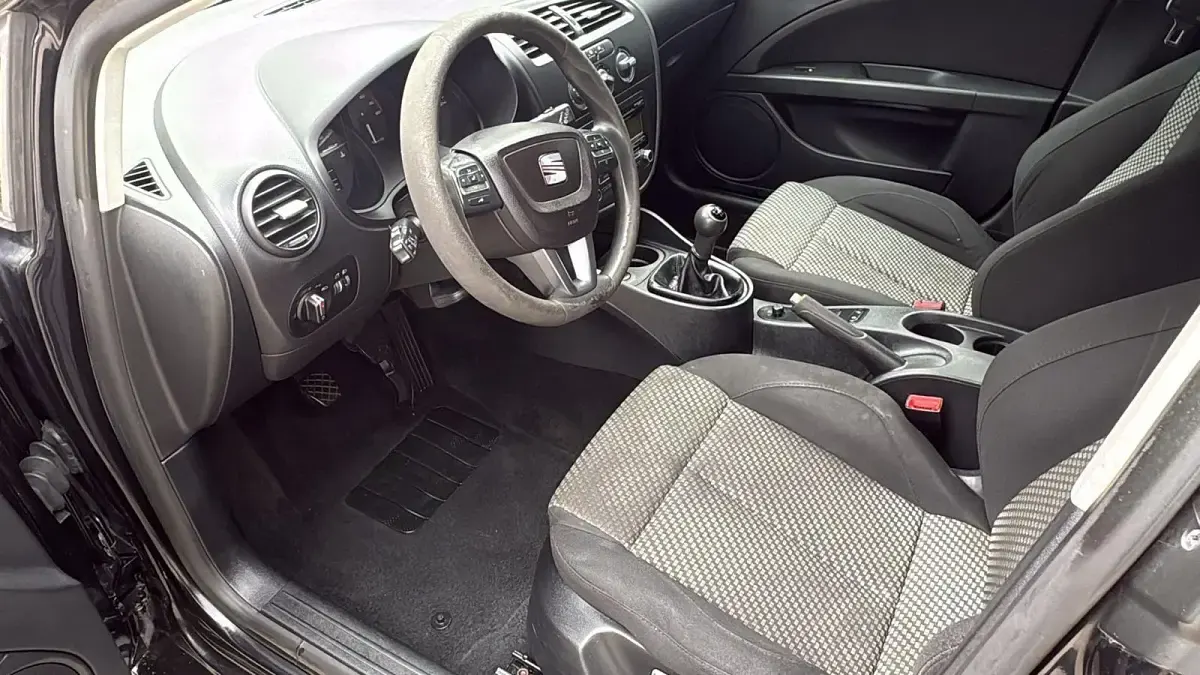 Gebraucht Seat Leon 105 PS (77 kW) 2010 Schwarz Kleinwagen