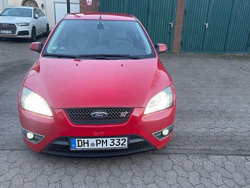 Gebraucht Ford Focus ST 140 PS (102 kW) 2005 Rot Coupé