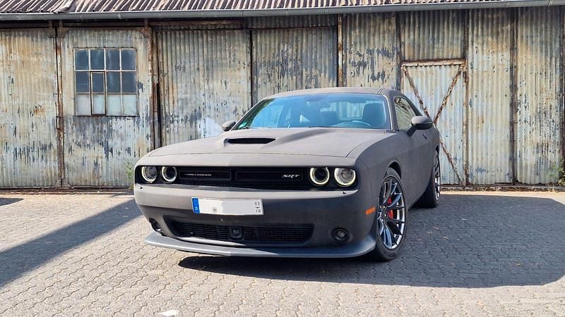 Schwarz Gebraucht 2015 Dodge Challenger Coupé | 44.444 € (Teuer) - Bild 1/4