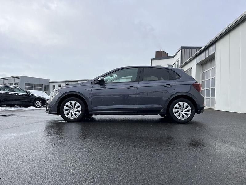 Gebraucht VW Polo Life 95 PS (69 kW) 2024 Grau Kleinwagen