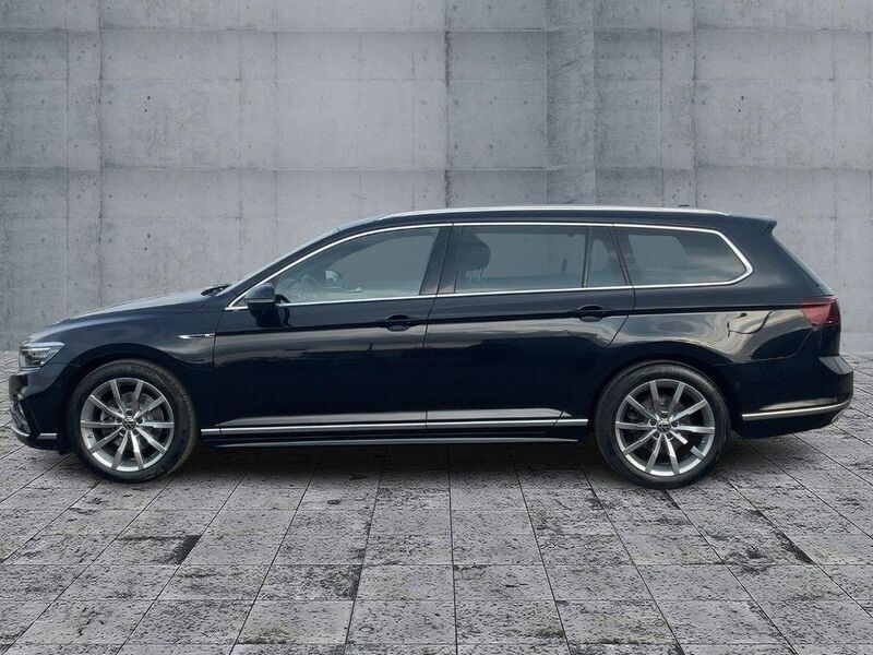 Gebraucht VW Passat Elegance 200 PS (147 kW) 2022 Deep black perleffekt Kombi