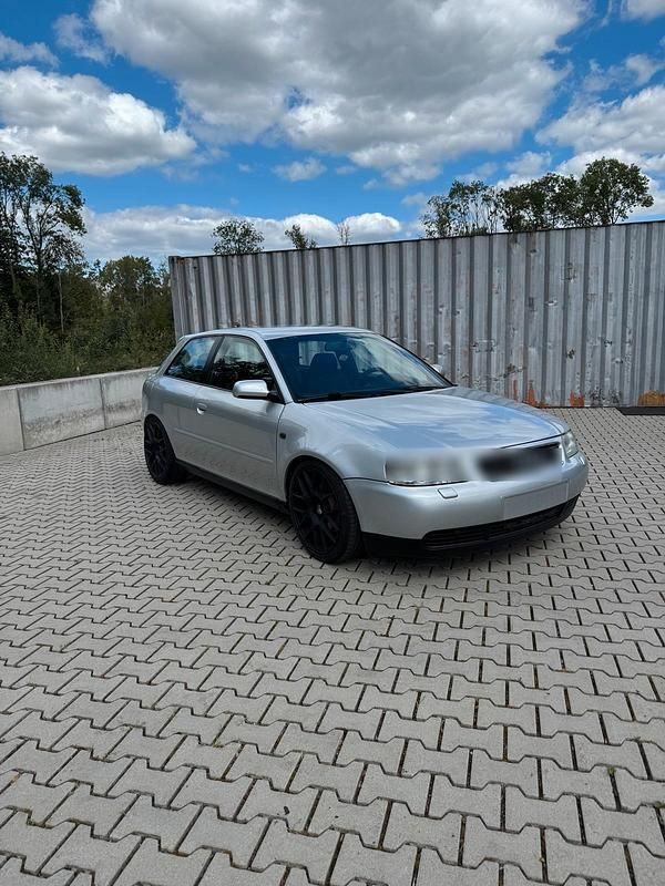 Silber Gebraucht 2001 Audi A3 S-Line Kleinwagen | 5.900 € - Bild 1/4