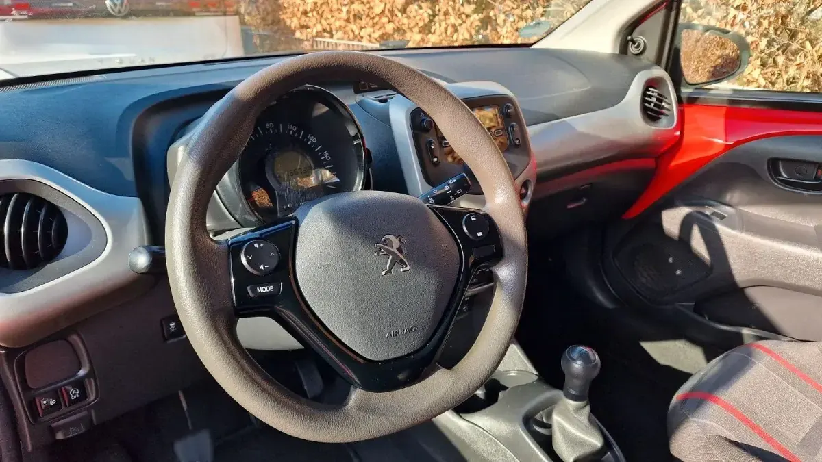 Gebraucht Peugeot 108 Active 69 PS (50 kW) 2014 Rot Kleinwagen