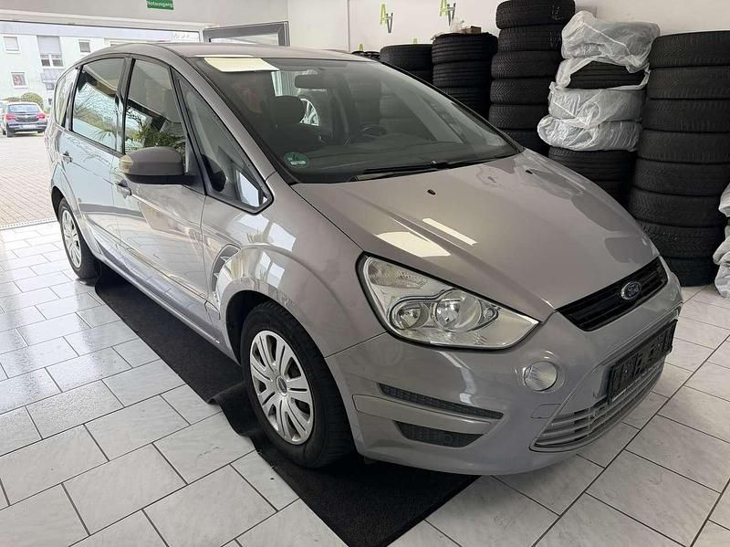 Gebraucht Ford S-MAX Trend 140 PS (102 kW) 2011 Micastonesilber metallic Van / Kleinbus
