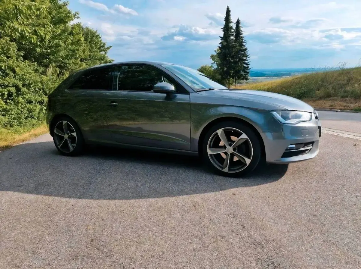 Gebraucht Audi A3 Ambition 150 PS (110 kW) 2015 Grau Limousine