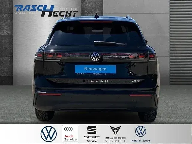 Neu VW Tiguan Life 150 PS (110 kW) 2026 Grenadillschwarz metallic SUV