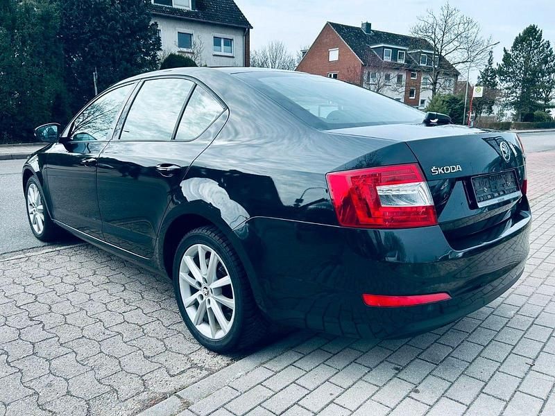 Gebraucht Skoda Octavia Elegance 140 PS (102 kW) 2013 Schwarz Limousine