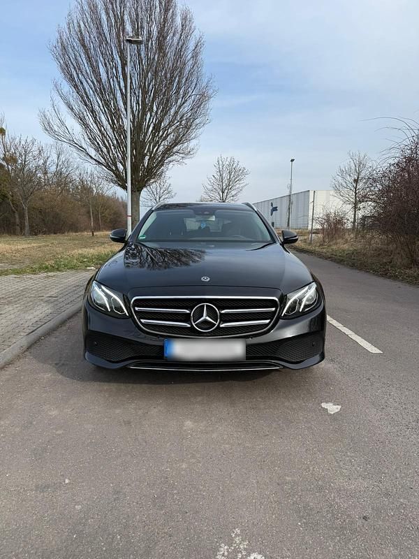 Gebraucht Mercedes E200 160 PS (117 kW) 2019 Schwarz Kombi