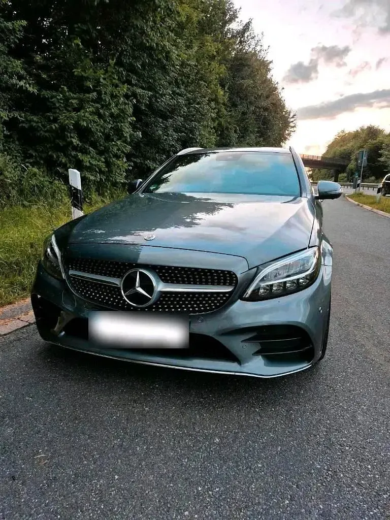 Gebraucht Mercedes C300 AMG line 258 PS (189 kW) 2019 Grau Kombi