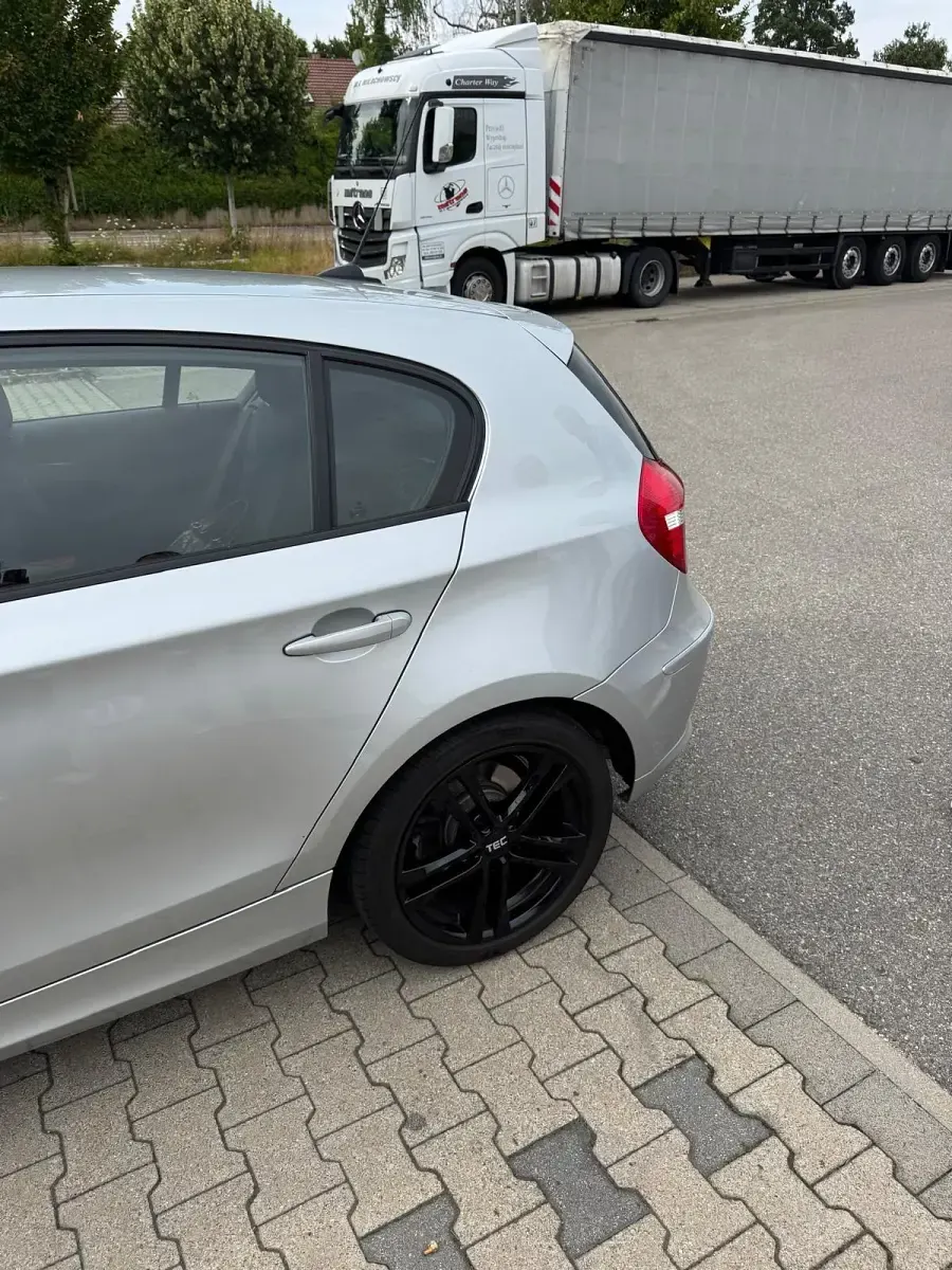 Gebraucht BMW 116 122 PS (89 kW) 2008 Silber Kleinwagen