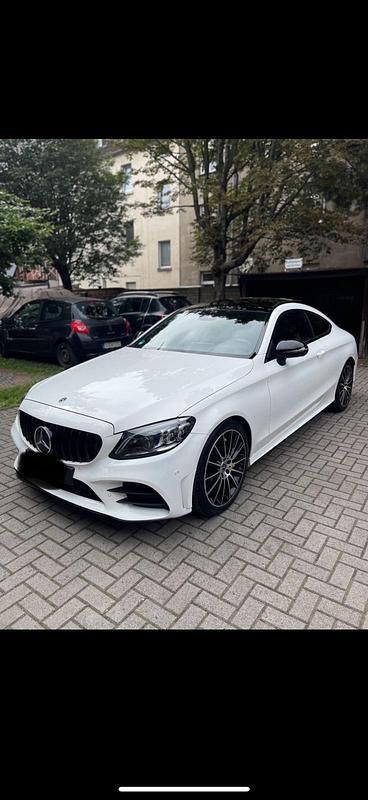 Gebraucht Mercedes C300 AMG 245 PS (180 kW) 2019 Weiß Coupé