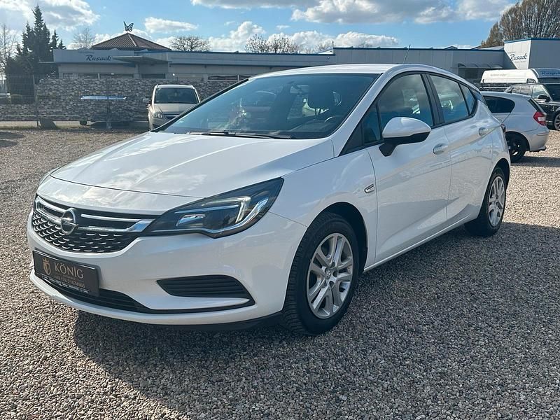 Gebraucht Opel Astra 95 PS (69 kW) 2018 Weiß Limousine