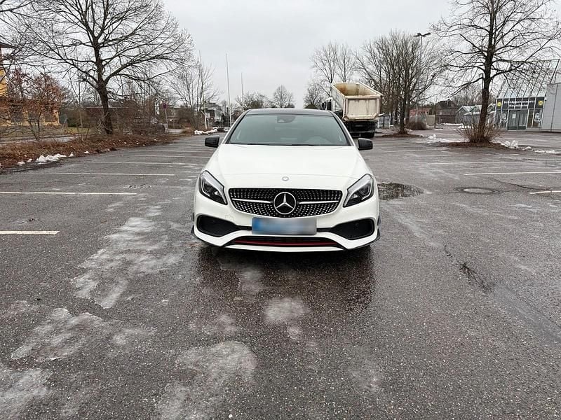 Gebraucht Mercedes A250 AMG 218 PS (160 kW) 2016 Weiß Limousine