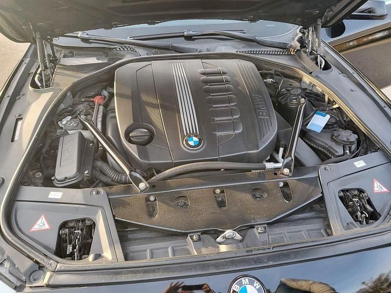 Gebraucht BMW 525 Sport Line 204 PS (150 kW) 2010 Beige Limousine