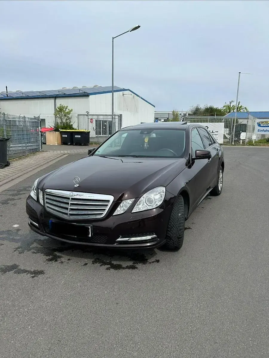 Gebraucht Mercedes E200 184 PS (135 kW) 2011 Braun Limousine