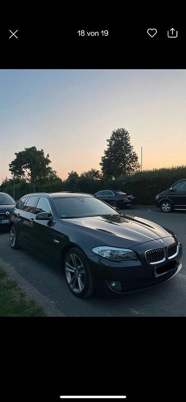 Schwarz Gebraucht 2013 BMW 520 Sport Line Kombi | 8.900 € (Guter Preis) - Bild 1/4