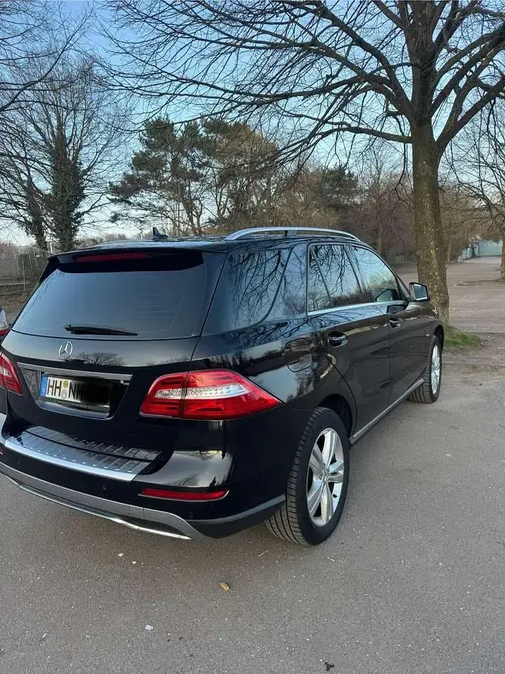 Gebraucht Mercedes ML250 204 PS (150 kW) 2012 Schwarz SUV