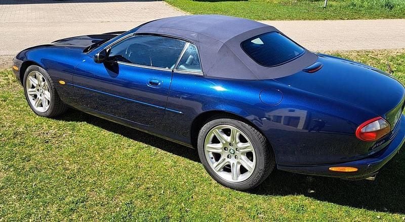 Gebraucht Jaguar XK8 284 PS (208 kW) 2000 Blau Cabrio