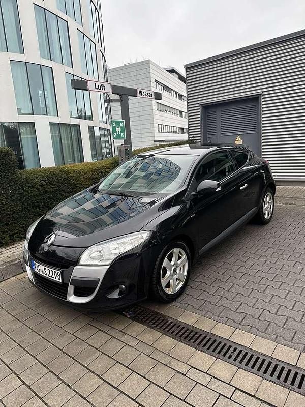 Schwarz Gebraucht 2011 Renault Mégane Coupé Bose Edition Coupé | 4.000 € (Fairer Preis) - Bild 1/4