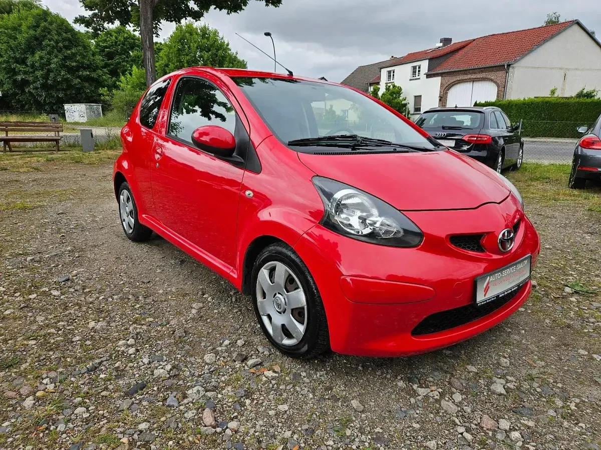 Gebraucht Toyota Aygo Cool 68 PS (50 kW) 2007 Super red 5 Kleinwagen