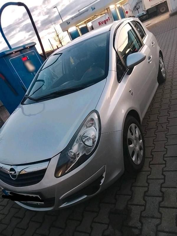 Gebraucht Opel Corsa 70 PS (51 kW) 2010 Silber Kleinwagen