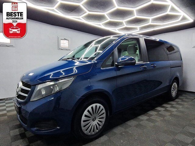 Blau Gebraucht 2017 Mercedes V250 Van / Kleinbus | 35.770 € (Superpreis) - Bild 1/4