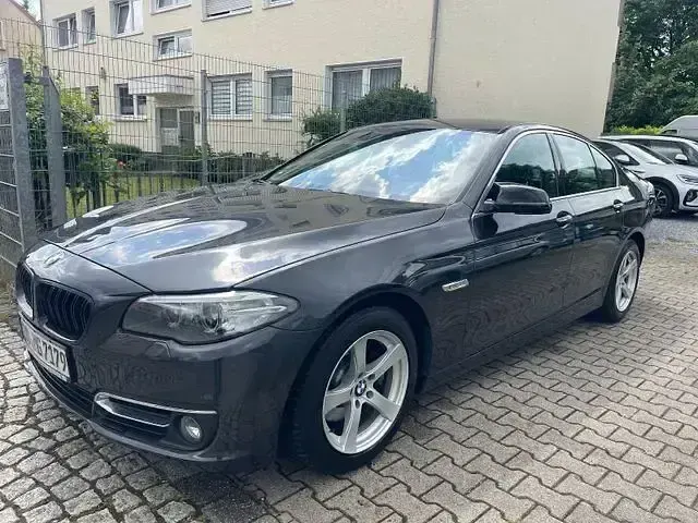 Gebraucht BMW 520 Sport Line 190 PS (139 kW) 2017 Grau Limousine