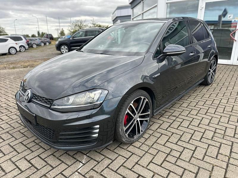 Grau Gebraucht 2015 VW Golf VII GTD Limousine | 10.999 € (Etwas zu teuer) - Bild 1/4