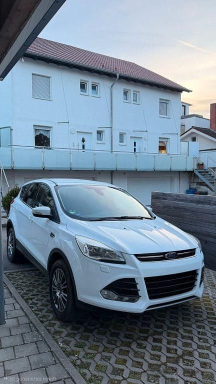 Gebraucht Ford Kuga Titanium 140 PS (102 kW) 2014 Weiß SUV