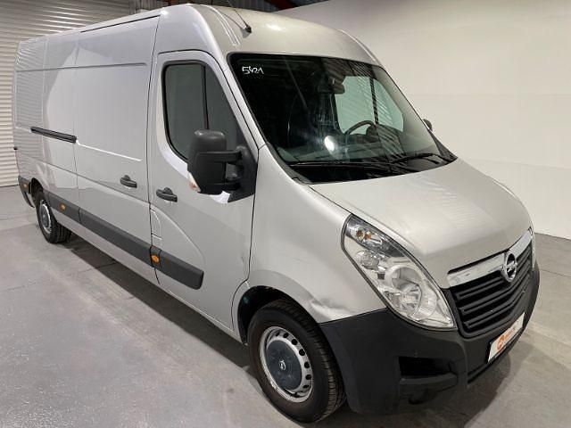 Gebraucht Opel Movano 131 PS (96 kW) 2018 Brillantsilber (metallic) Van