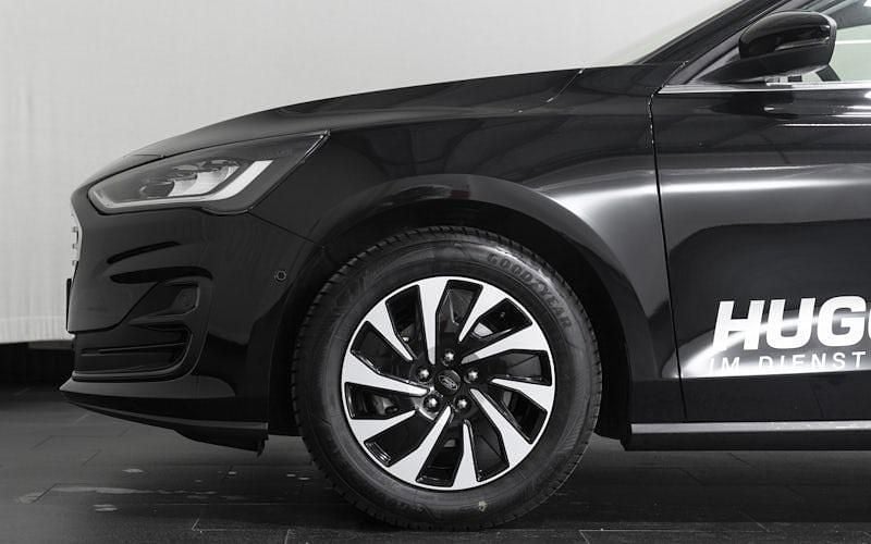 Gebraucht Ford Focus Titanium 125 PS (91 kW) 2023 Schwarz Kombi