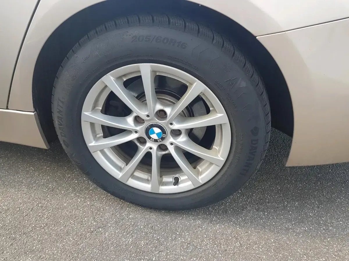 Gebraucht BMW 320 184 PS (135 kW) 2012 Silber Kombi