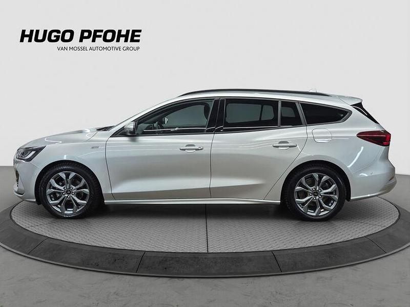 Gebraucht Ford Focus ST-Line X 125 PS (91 kW) 2023 Moondust silver Kombi