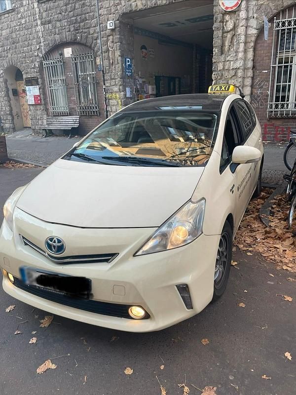Gebraucht Toyota Prius+ Plus 99 PS (72 kW) 2014 Gelb Van / Kleinbus