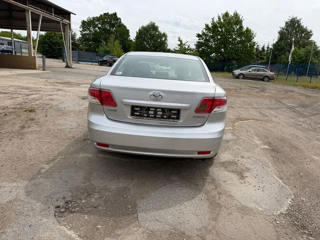 Gebraucht Toyota Avensis Sol 147 PS (108 kW) 2009 Silber Limousine