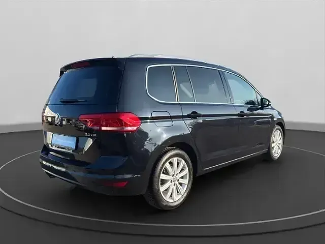 Używany VW Touran Highline 150 KM (110 kW) 2017 Czarny Minivan