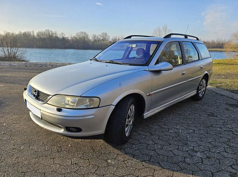 Gebraucht Opel Vectra 116 PS (85 kW) 2002 Silber Kombi